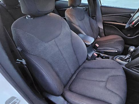 Used 2015 Dodge Dart SXT image 15