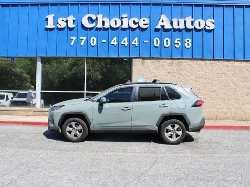 Used 2020 Toyota RAV4 XLE w/ Convenience Package FWD image 23