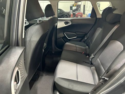 Used 2023 Kia Soul LX FWD image 27
