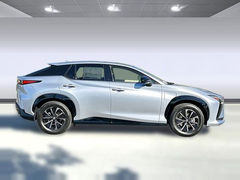 New 2026 Lexus RZ 350e 2WD w/ Accessory Package (Z2) image 8