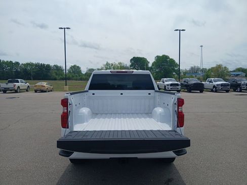 Used 2024 Chevrolet Silverado 1500 Custom image 12