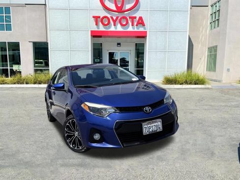 Used 2016 Toyota Corolla FWD image 2