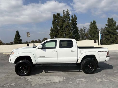 Used 2014 Toyota Tacoma PreRunner image 11