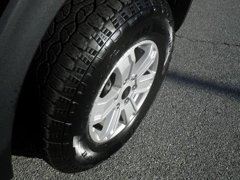 Certified 2024 Ford Ranger XL image 8