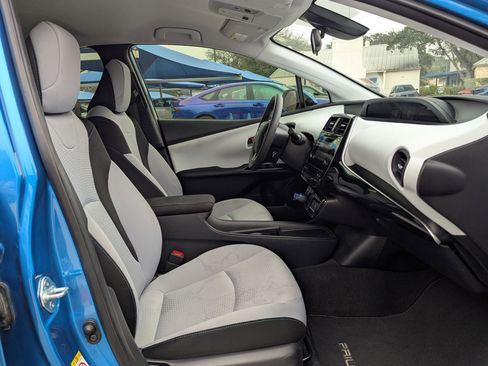 Used 2019 Toyota Prius LE image 26