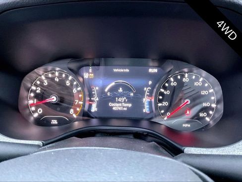 Used 2024 Jeep Compass Latitude image 13