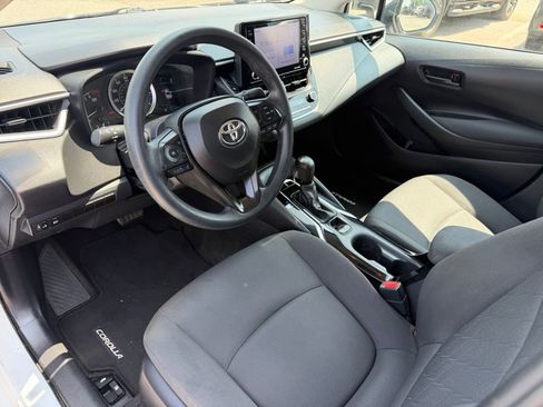 Used 2022 Toyota Corolla LE FWD image 12