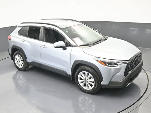 Used 2023 Toyota Corolla Cross LE image 48