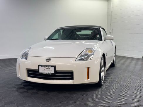 Used 2009 Nissan 350Z Touring image 1
