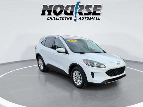 Used 2021 Ford Escape SE FWD image 2