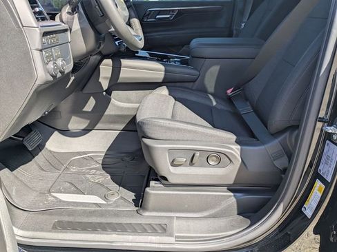 New 2026 Chevrolet Suburban LS w/ LS Custom Edition AWD/4WD image 10