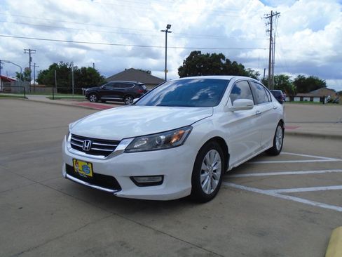 Used 2013 Honda Accord EX image 3