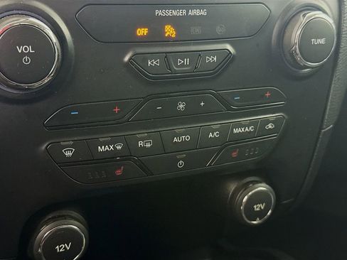 Used 2019 Ford Ranger XLT w/ Equipment Group 302A Luxury AWD/4WD image 16