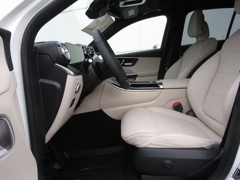 New 2026 Mercedes-Benz GLC 300 4MATIC image 9