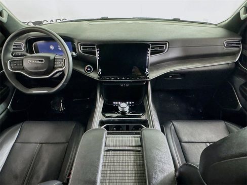 Used 2024 Jeep Wagoneer L Series II image 30