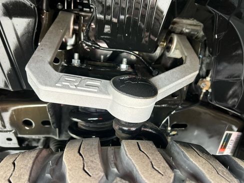 Used 2023 Nissan Titan PRO-4X w/ Pro-4x Convenience Package image 12