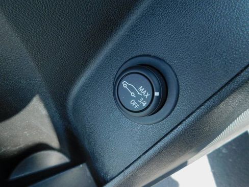 Used 2024 Chevrolet Equinox LT image 27