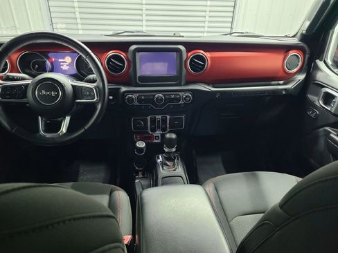 Used 2018 Jeep Wrangler Unlimited Rubicon AWD/4WD image 2