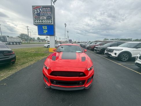 Used 2017 Ford Mustang GT Premium w/ GT Performance Package image 9