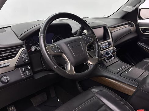 Used 2018 GMC Yukon Denali image 8