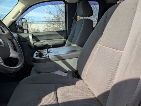 Used 2008 Chevrolet Silverado 2500 LT w/ 1LT Convenience Package image 16