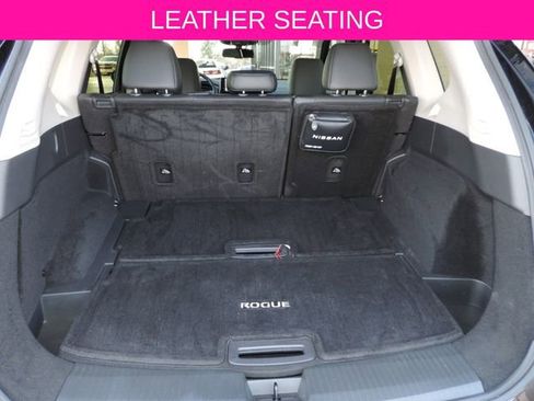 Used 2025 Nissan Rogue SL AWD/4WD image 19