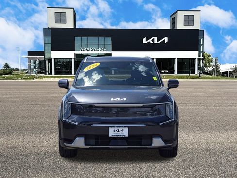 Used 2024 Kia EV9 Land AWD/4WD image 3
