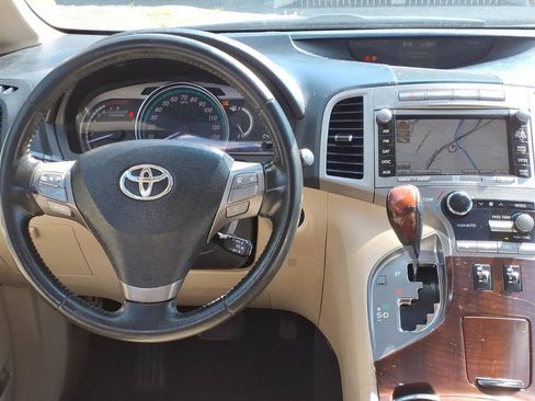 Used 2011 Toyota Venza w/ Premium Pkg #2 FWD image 12