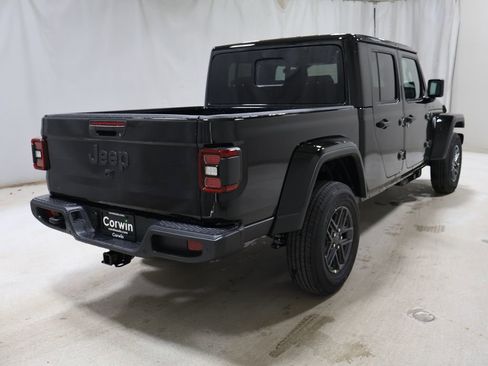New 2026 Jeep Gladiator Sport AWD/4WD image 4
