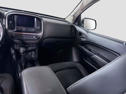 Used 2022 GMC Canyon AT4 w/ Driver Alert Package AWD/4WD image 15