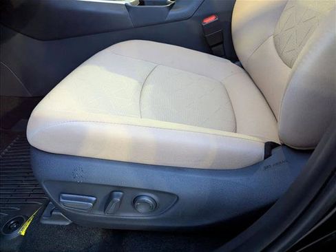 New 2025 Toyota RAV4 XLE image 4