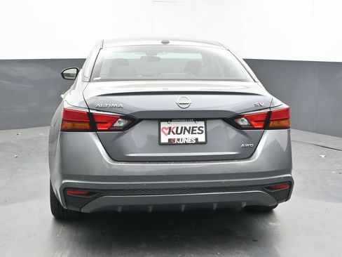 Used 2024 Nissan Altima 2.5 SV AWD/4WD image 8