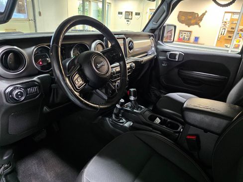 Used 2021 Jeep Gladiator Sport AWD/4WD image 16