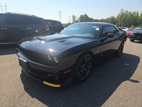 Used 2022 Dodge Challenger R/T Scat Pack RWD image 1