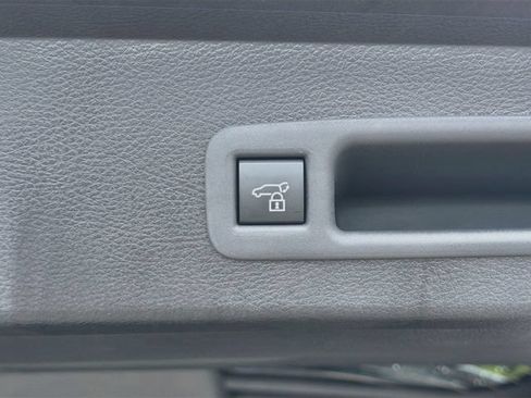 Used 2026 Toyota Sienna XSE FWD image 13