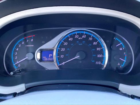 Used 2011 Toyota Sienna Limited image 25