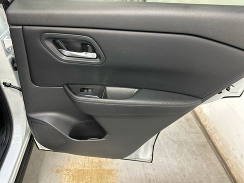 Certified 2024 Nissan Rogue SV image 29