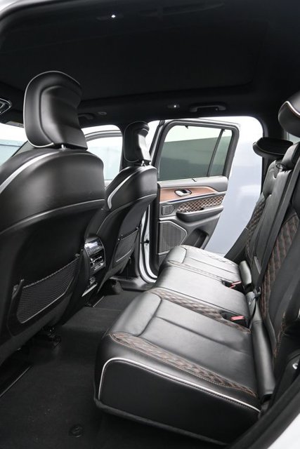 Used 2023 Jeep Grand Cherokee Summit w/ Adv Protech Group IV AWD/4WD image 11
