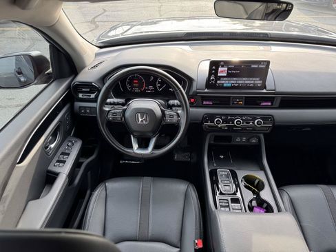 Used 2025 Honda Pilot EX-L image 35