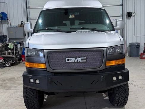 Used 2018 GMC Savana 3500 Extended RWD image 7