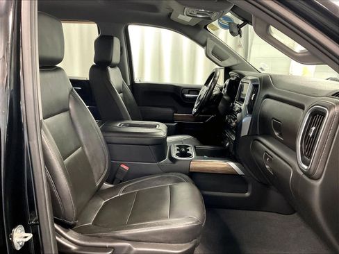 Used 2020 Chevrolet Silverado 1500 LT Trail Boss w/ Midnight Edition image 11