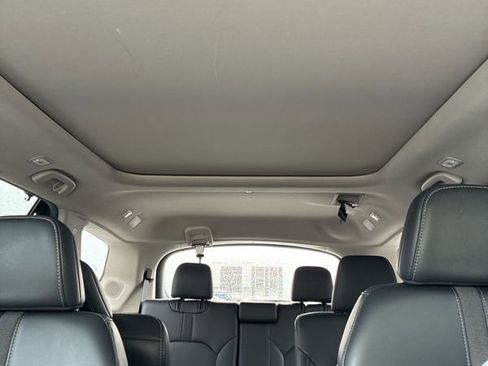 Used 2024 Honda Pilot Touring image 32