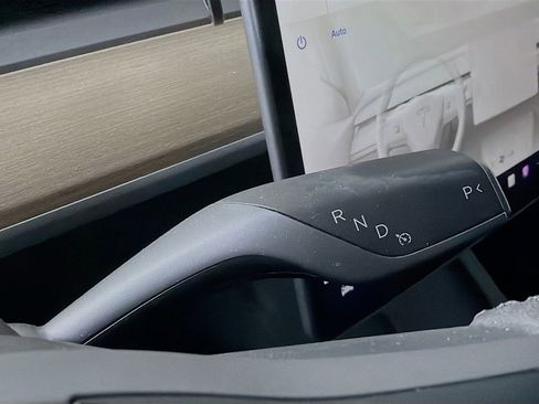 Used 2023 Tesla Model Y Long Range image 18