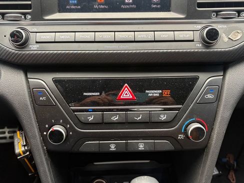 Used 2018 Hyundai Elantra Sport w/ Cargo Package FWD image 22