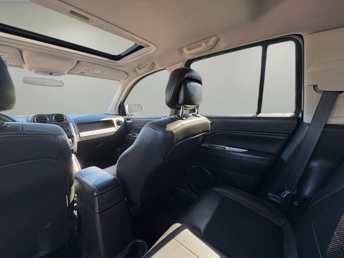 Used 2015 Jeep Compass Latitude w/ Sun/Sound Group image 24