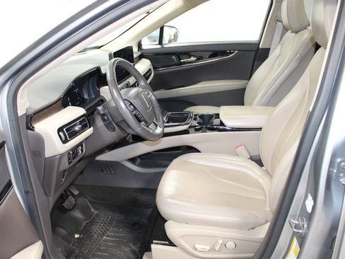 Used 2023 Lincoln Nautilus Reserve FWD image 18