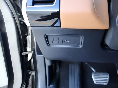 Used 2018 Land Rover Range Rover Sport HSE Dynamic image 35