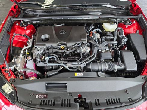 Used 2025 Toyota Camry SE image 9