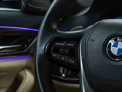 Certified 2022 BMW 530i w/ Premium Package image 16