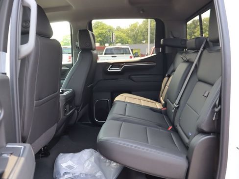 New 2026 Chevrolet Silverado 1500 RST w/ Redline Edition AWD/4WD image 24